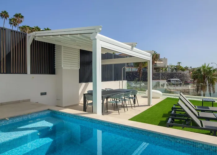 Villa 200m New E With Priv/heated Pool, Ocean View. *