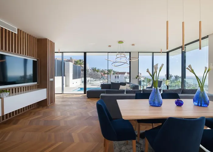 200m New E With Priv/heated Pool, Ocean View.