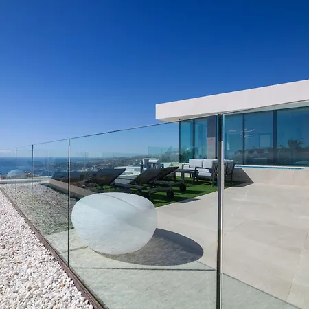 200m New E With Priv/heated Pool, Ocean View. Villa