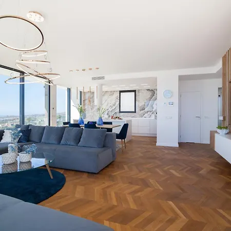 Villa 200m New E With Priv/heated Pool, Ocean View. *
