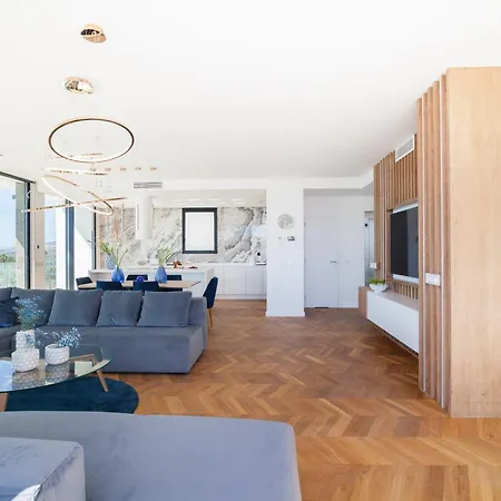 Villa 200m New E With Priv/heated Pool, Ocean View. *