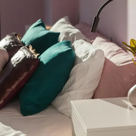 200m New E With Priv/heated Pool, Ocean View. Willa