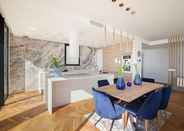 200m New E With Priv/heated Pool, Ocean View. アデヘ