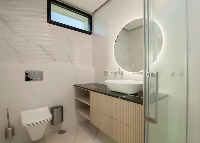 200m New E With Priv/heated Pool, Ocean View. Villa