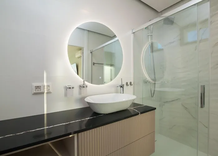 200m New E With Priv/heated Pool, Ocean View. アデヘ